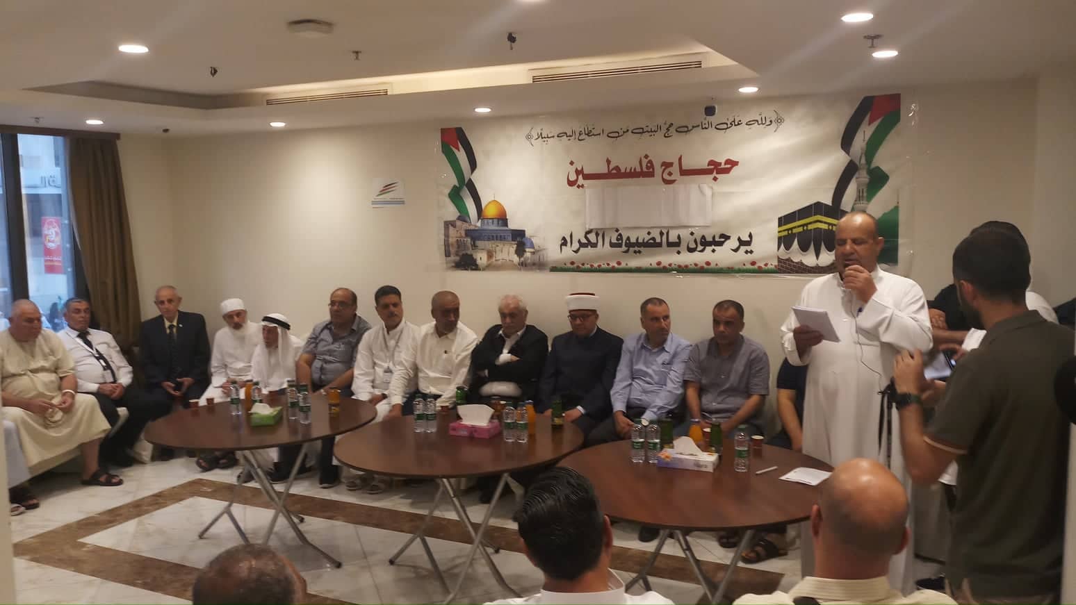 وزير الأوقاف والشؤون الدينية حاتم البكري يتفقد حجاج فلسطين في مكة 